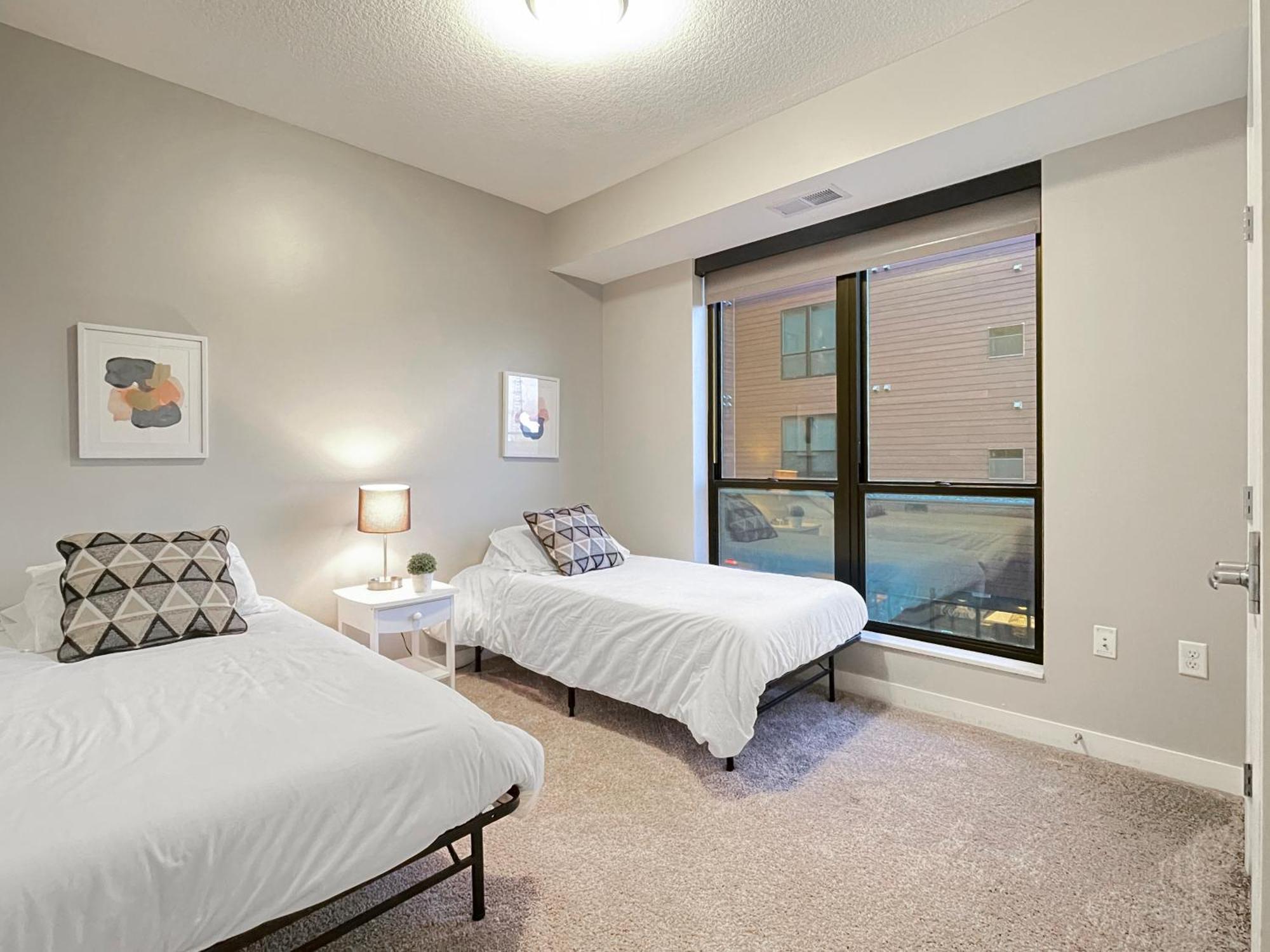 Large Downtown 2Br -Hot Tub-Downtown! Lejlighed Des Moines Eksteriør billede